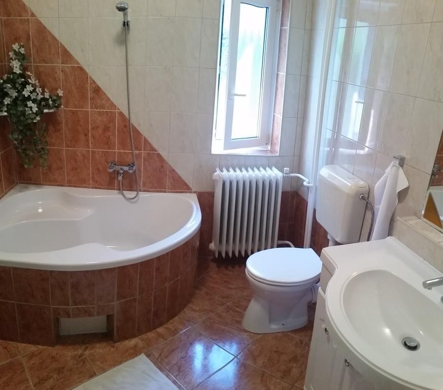 Fadora Apartman Tihany Ngoại thất bức ảnh